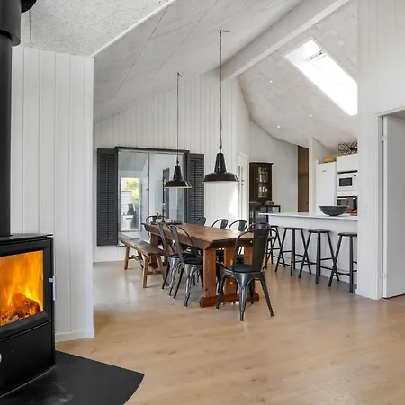 Holiday home Stunning In With Indoor Swimming Pool