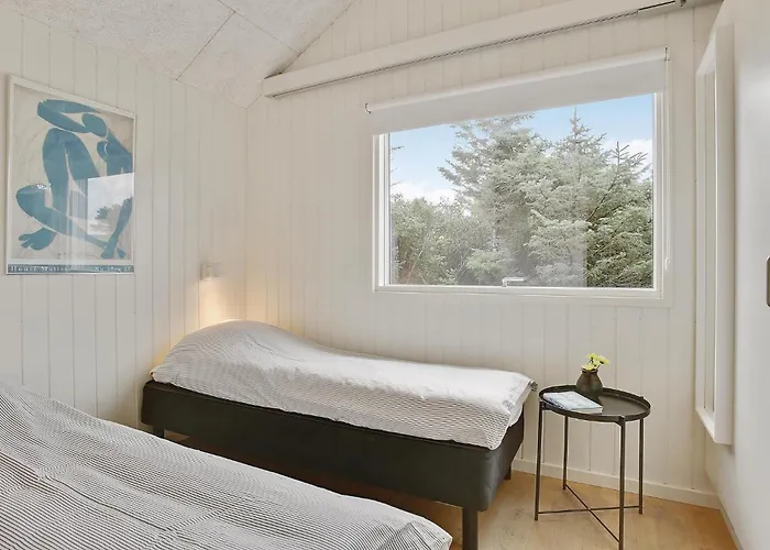 Vakantiehuis Lovely In With Sauna *